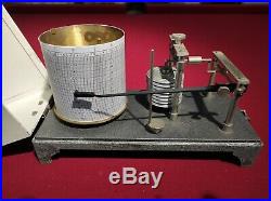 Authentic barograph fitted with five aneroid capsules stacked in series